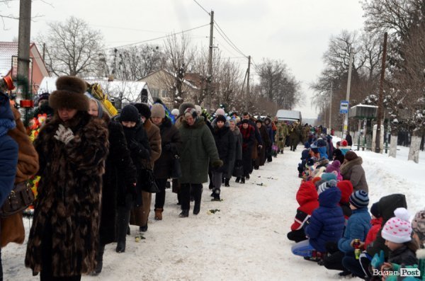 «Десантник пішов у небо»:  у Ківерцях поховали Героя Маріса Камінського