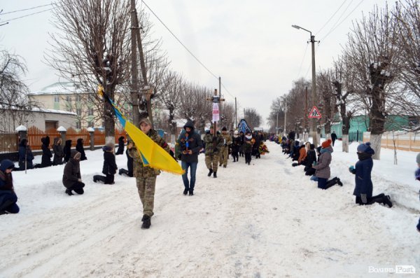 «Десантник пішов у небо»:  у Ківерцях поховали Героя Маріса Камінського