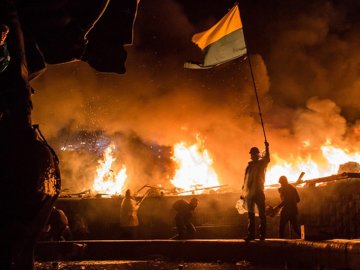 Крокуючи в Європу: «СВІДОМІ» про початок Революції Гідності