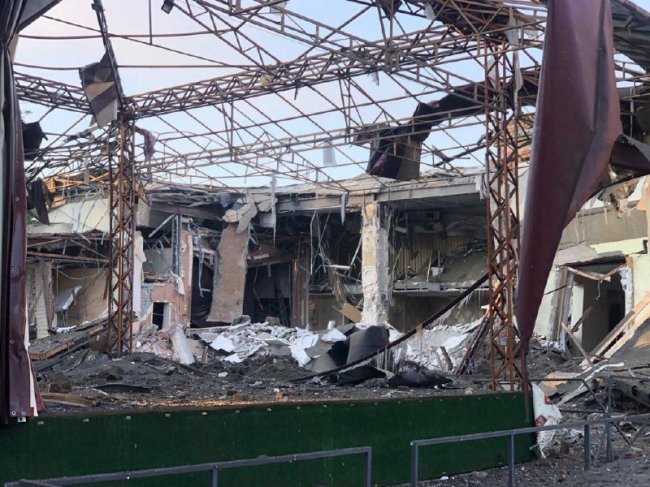 Росіяни вдарили 9 ракетами по Запоріжжю: потрапили у готель, під завалами – люди