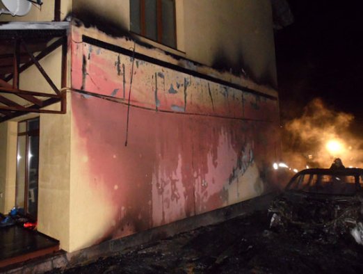 У Рівному спалили авто бізнесмена. ФОТО