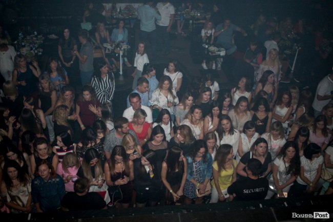 У луцькій «Опері» відгримів концерт Макса Барських. ФОТОРЕПОРТАЖ