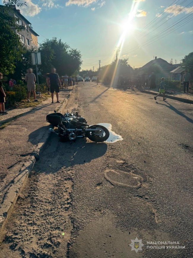 На Волині в аварії травмувались неповнолітні: мотоцикліст збив велосипедиста