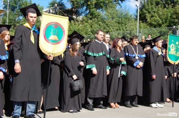 У Луцьку – посвята в студенти «європейського» вишу. ФОТО