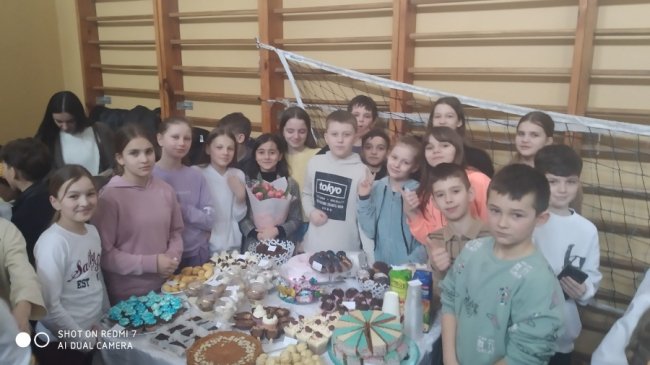 У волинському ліцеї на ярмарку зібрали понад 71 тисячу гривень для ЗСУ. ФОТО