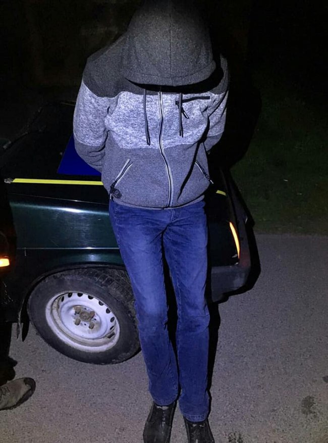 Волинянина зловили зі зброєю та наркотиками