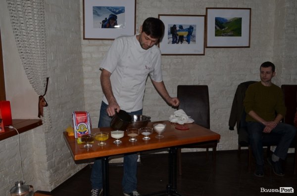 У Луцьку випікали хліб під музику. ФОТО