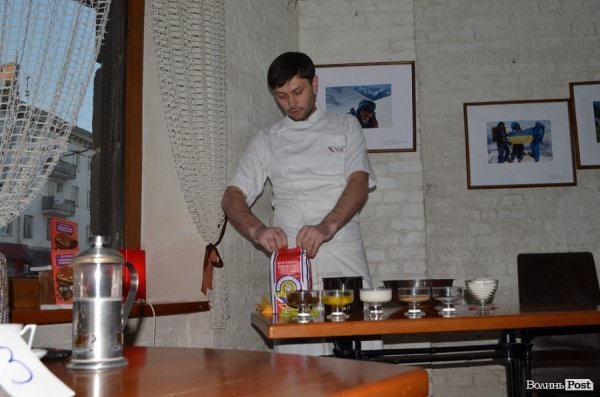 У Луцьку випікали хліб під музику. ФОТО