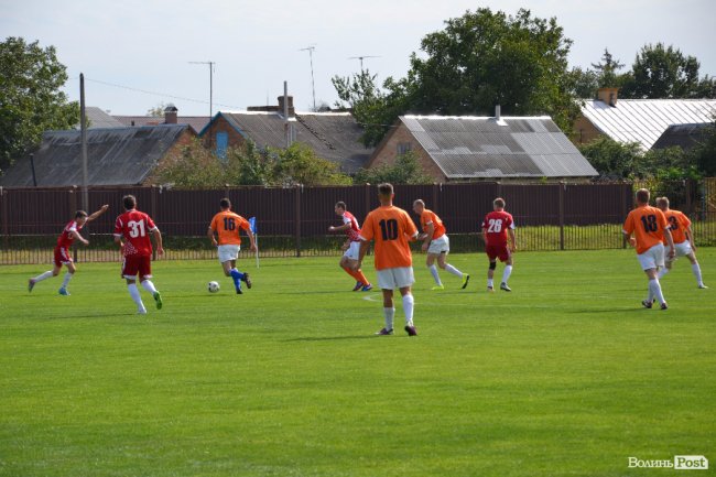 «Атошний» футбол: волиняни перемогли львівських нацгвардійців