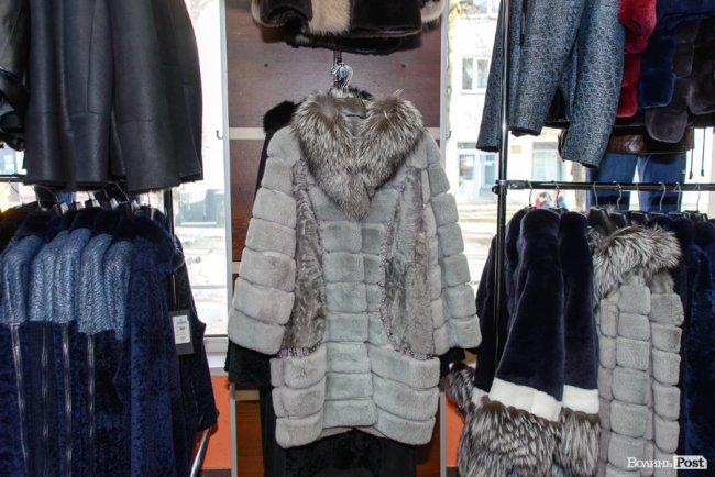 У магазині шкіри та хутра «Steel» у центрі Луцька пропонують шалені знижки*