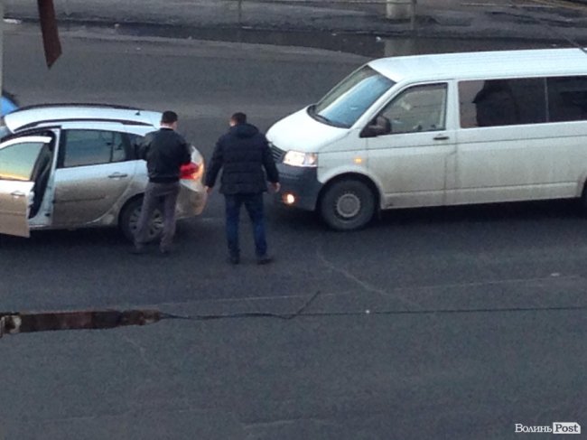 У Луцьку – ранкова аварія на перехресті. ФОТО