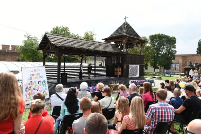 «Скоро до школи»: у Луцьку провели благодійну акцію для дітей. ФОТО