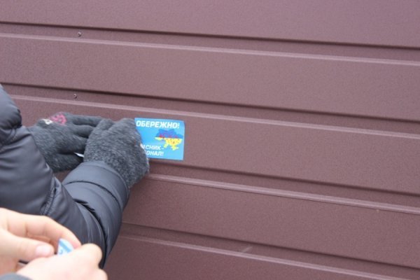 «Я тебе вилікую зараз», - полковник міліції активісту луцького Автомайдану. ФОТО. ВІДЕО