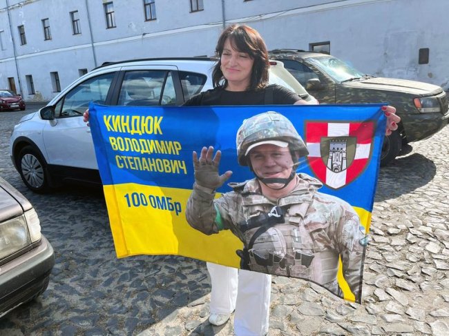 Потрапив у полон у свій день народження: у Луцьку зустріли звільненого з російської неволі воїна. ВІДЕО