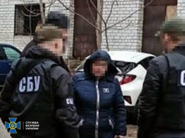 Дружина настоятеля храму УПЦ МП «наводила» ракети на позиції ЗСУ поблизу Запоріжжя, – СБУ