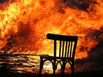 На Волині через коротке замикання електромережі горіла будівля