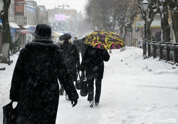 Луцьк знов у снігу. ФОТО