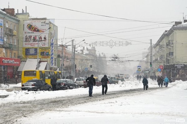 Луцьк знов у снігу. ФОТО