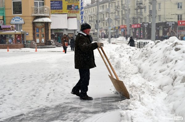 Луцьк знов у снігу. ФОТО