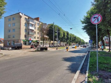 На проспекті Волі в Луцьку – нові дорожні знаки На проспекті Волі в Луцьку – нові дорожні знаки