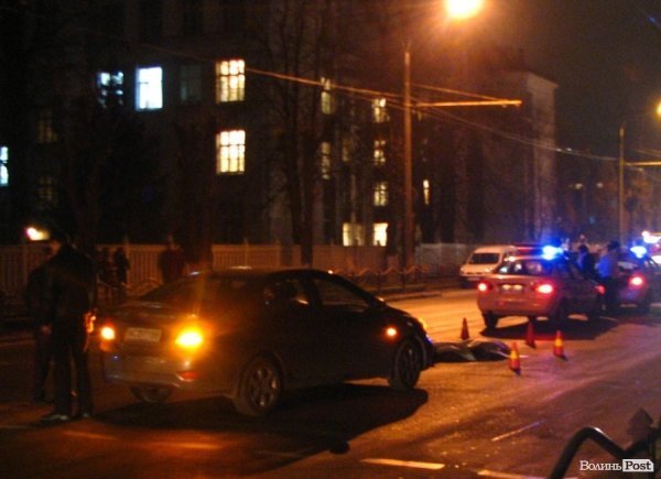 У Луцьку автомобіль збив на смерть людину. ФОТО