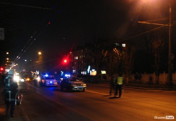 У Луцьку автомобіль збив на смерть людину. ФОТО