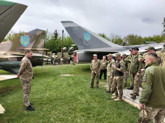Як оборонці Бахмута відновлюють сили у Луцьку. ФОТО