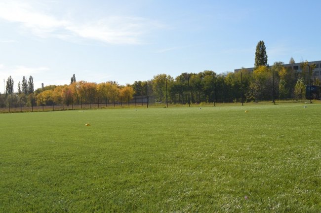 У Ковелі відкрили найбільше на Волині футбольне поле зі штучним покриттям. ФОТО