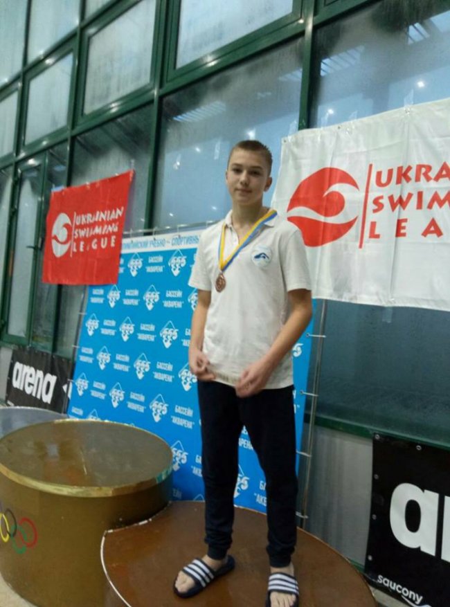 Медальний феєрверк: луцькі плавці вибороли в Харкові низку нагород. ФОТО