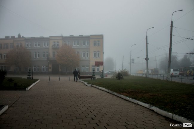 Туманний Луцьк: неймовірні фото 