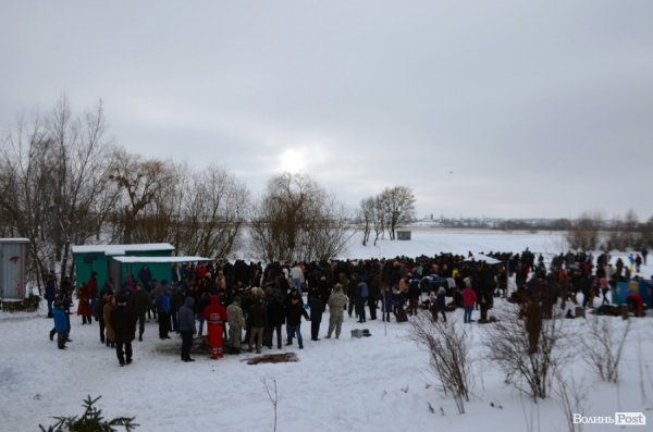 Лід, ополонка та Йорданська вода: Водохреще у Луцьку 