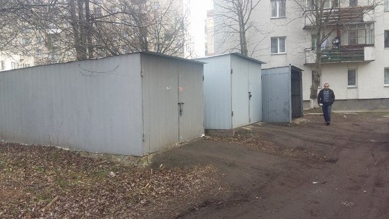 У Луцьку муніципали зі скандалом зносили гаражі. ФОТО