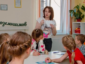 Волинянка навчає українських дітей іноземних мов у Польщі