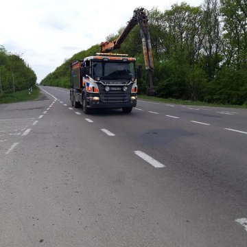 На двох автошляхах на Волині ремонтують дорогу. ФОТО