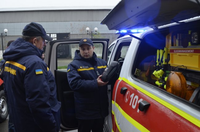 Для волинських рятувальників передали нові спецавтомобілі. ФОТО