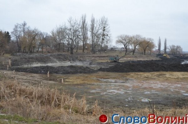 Чистка Теремнівських ставків у Луцьку «стоїть». ФОТО