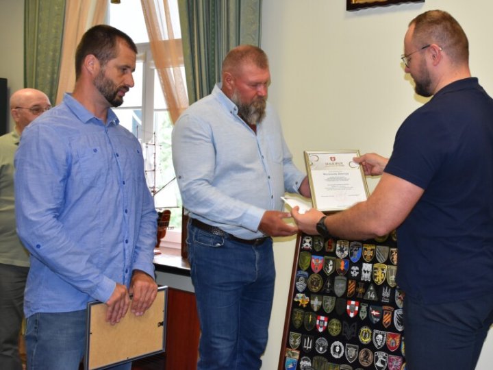 У Луцьку відзначили рятувальників, які врятували трьох дітей на річці Стир