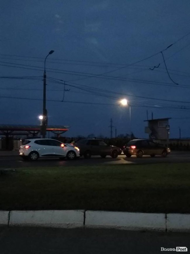 У Луцьку – подвійна аварія. ФОТО