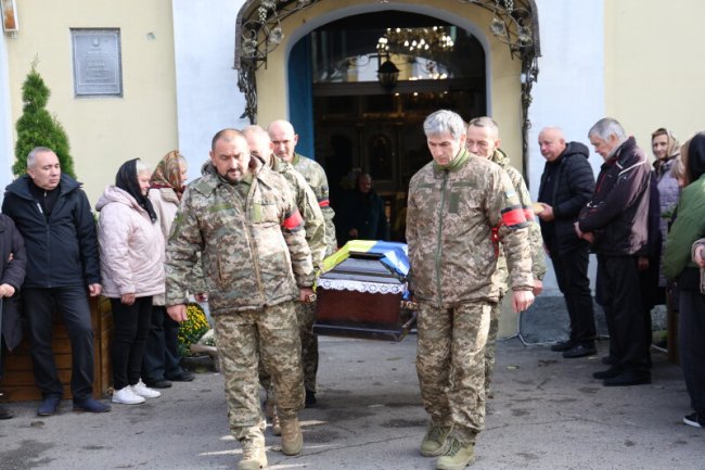 У Жидичині провели в останню дорогу  Героя Віктора Бондарука