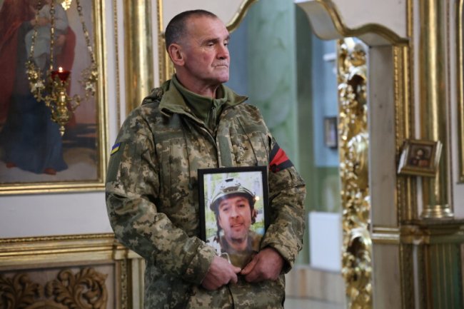 У Жидичині провели в останню дорогу  Героя Віктора Бондарука