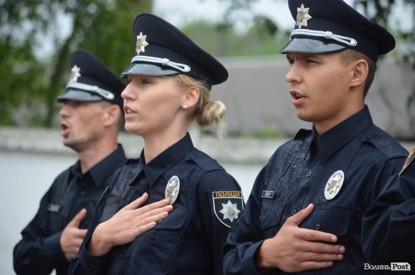 У Луцьку поліцейські отримали нові погони і звання. ФОТО