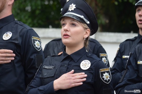 У Луцьку поліцейські отримали нові погони і звання. ФОТО