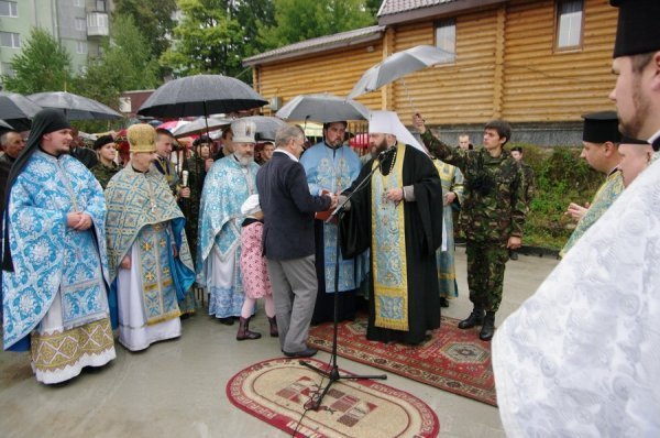 Освятили наріжний камінь під церкву в центрі Луцька. ФОТО. ВІДЕО