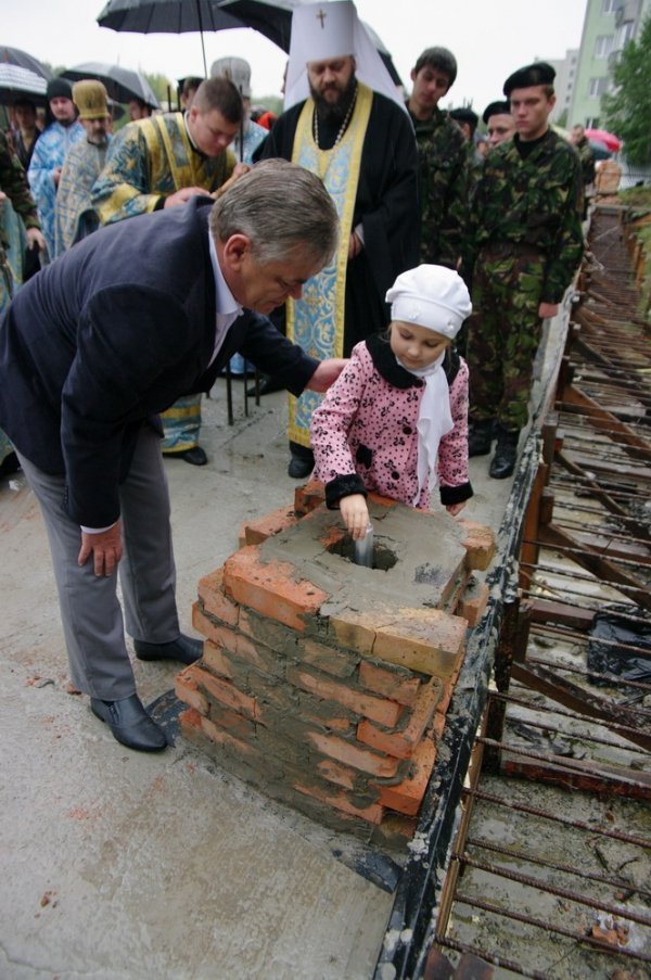 Освятили наріжний камінь під церкву в центрі Луцька. ФОТО. ВІДЕО