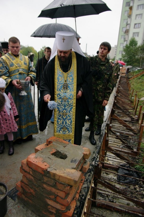 Освятили наріжний камінь під церкву в центрі Луцька. ФОТО. ВІДЕО
