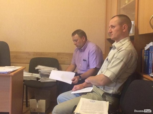 Дрібні перевізники проти виконкому Луцька: хто кого? ФОТО