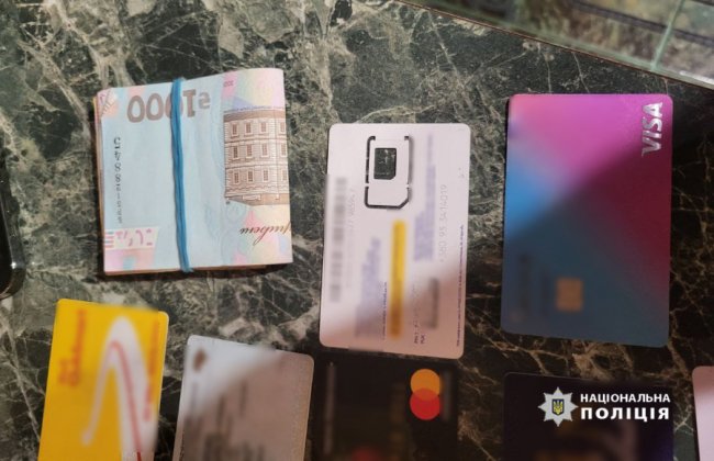 Шантажували людей на десятки тисяч гривень: у Луцьку затримали групу вимагачів