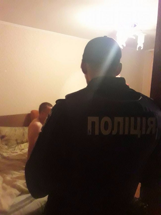 У Луцьку доки п’яний син спав, мати «підняла на ноги» патрульних і рятувальників