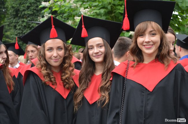 У луцькому політесі «відгуділи» випускний. ФОТО