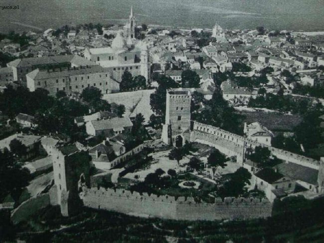 Показали, який вигляд 100 років тому мав Луцький замок. ФОТО